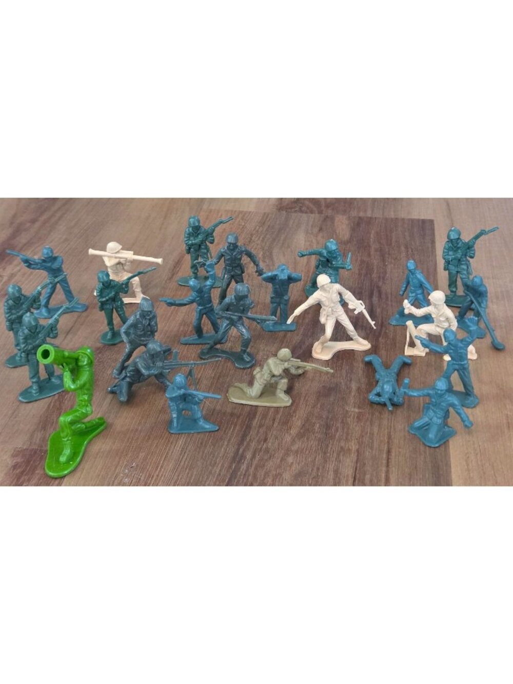 Army Men Figures & Disney Pixar Toy Story Army Men 1999 Tapper Candies Vintage